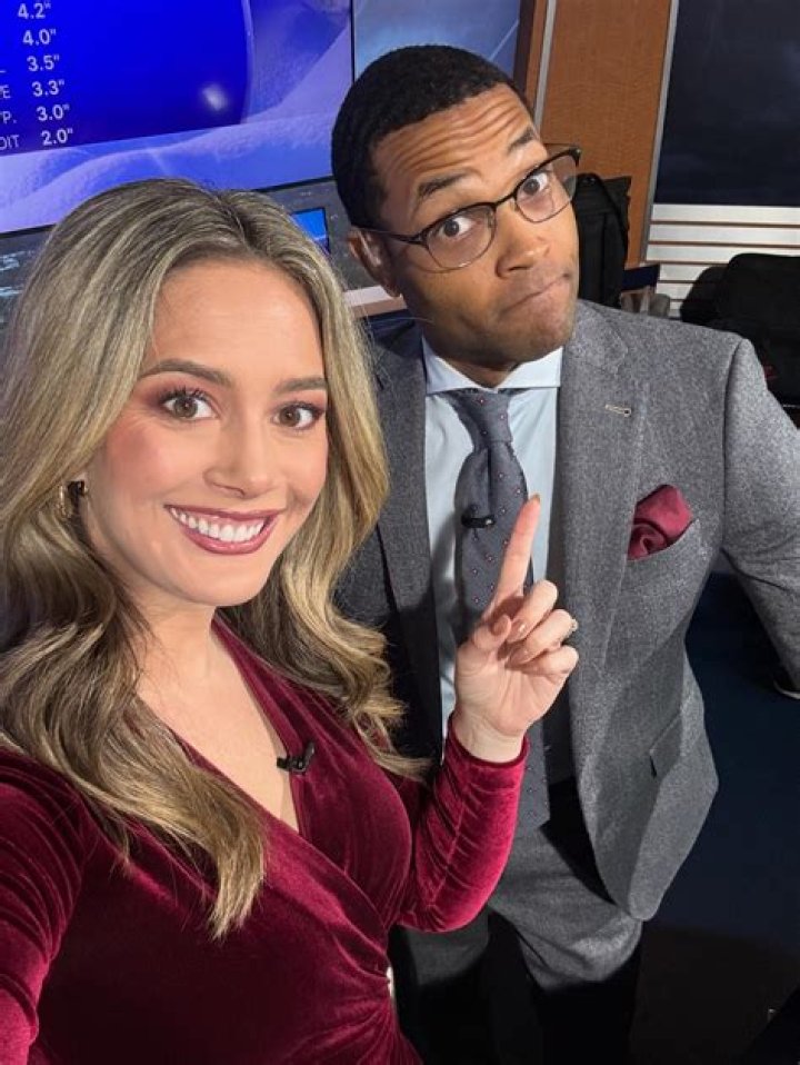 Ali Hoxie Bio, Wiki, Age, Husband, Family, WXYZ-TV Channel 7, Salary, and Net Worth.