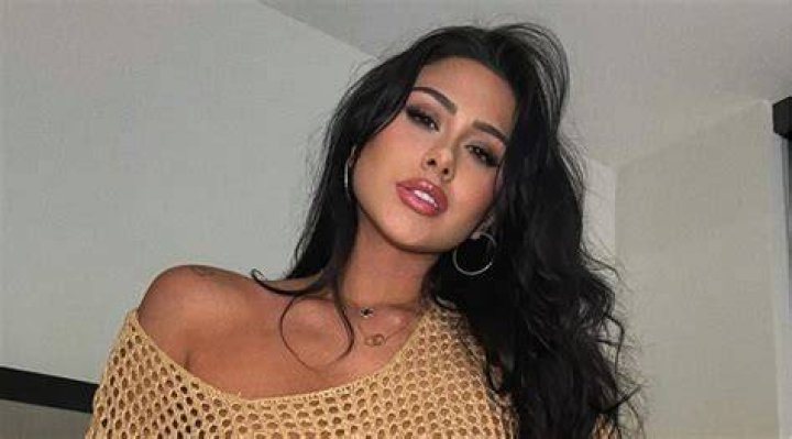 Amanda Trivizas Bio, Wiki, Age, Miami, Height, Husband, Ig and Net Worth