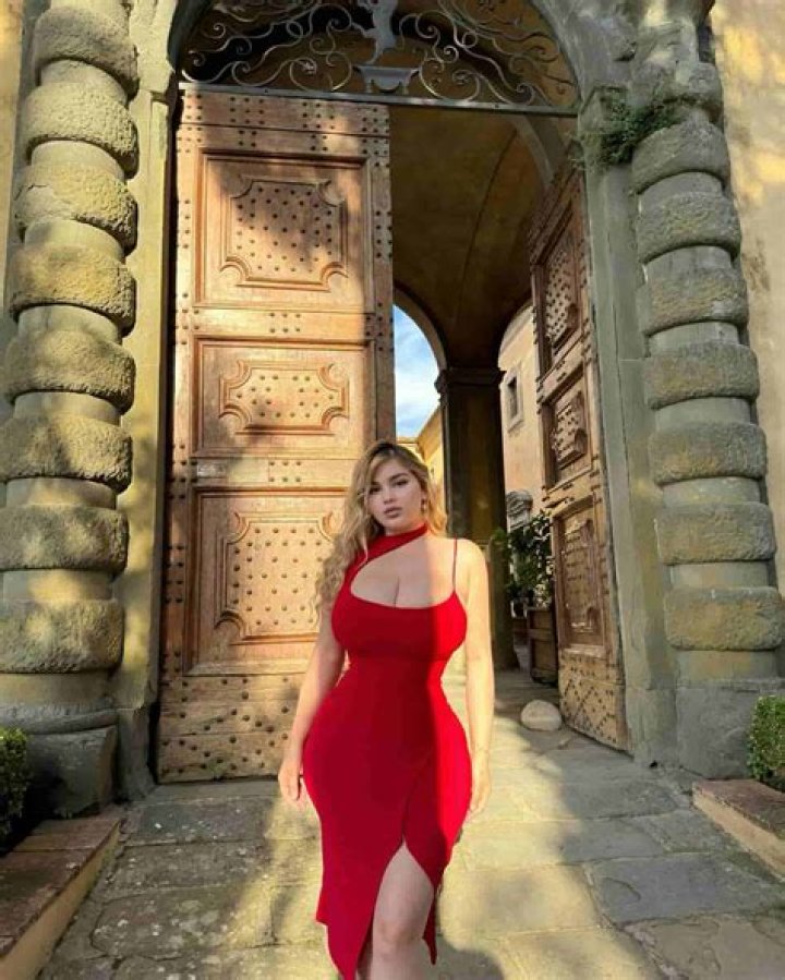 Anastasia Kvitko Bio, Wiki, Age, Height, Family, Boyfriend, Modeling Career, and Net Worth.