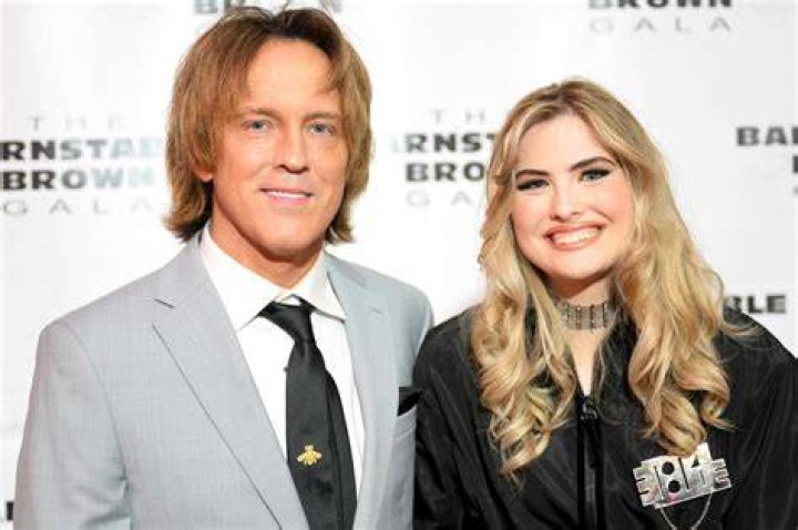 Anna Nicole Smith’s daughter Dannielynn Birkhead beams as she attends Janet Jackson concert with father