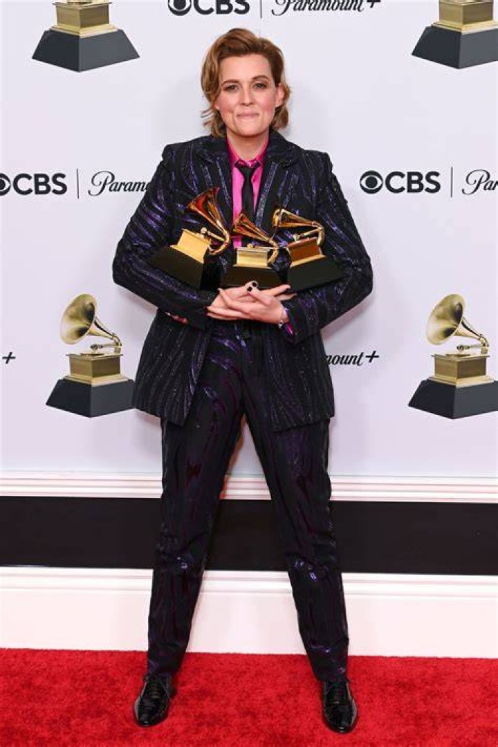 Brandi Carlile – Bio, Facts, Wiki, Net Worth, Age, Height, Family, Affair, Salary, The Joke, Carlisle, Grammy, Tour, The Story, Wife, Party of One