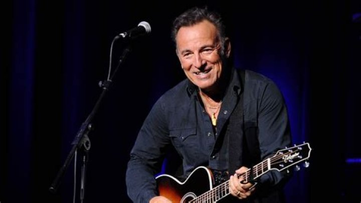 Bruce Springsteen Biography, Age, Wife, Kids, Family, Height, Net Worth, Albums and Songs