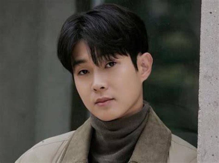 Choi Woo-Shik Bio, Wiki, Age, Height, Wife, Movies, TV Shows, and Net Worth.