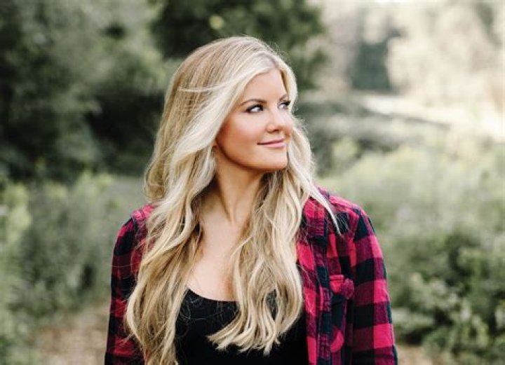 Clare Wren Bio, Wiki, Age, Parents , Husband, Children, Net Worth, Height, and Movies