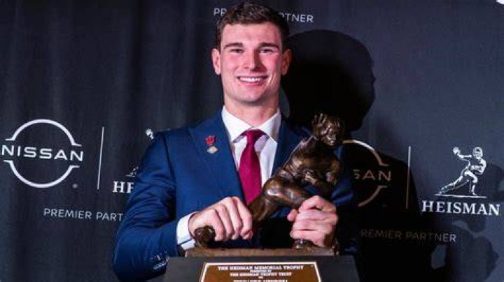 Devonta Smith Height Weight And Parents: Meet The Heisman Trophy Winner