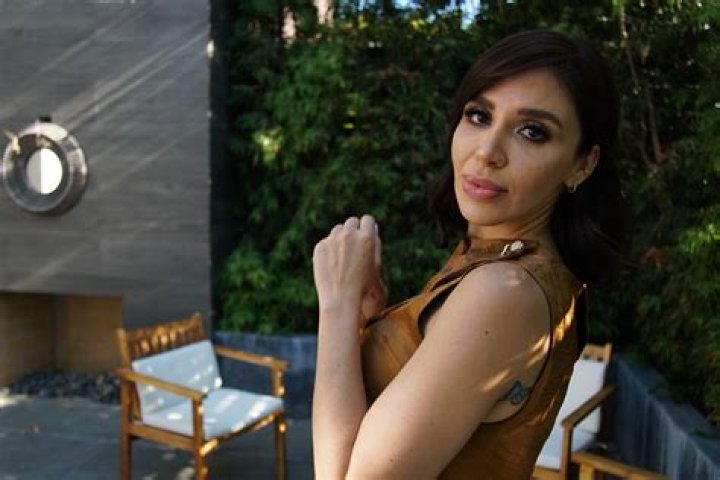 Emma Coronel Aispuro Net Worth: How Rich Is She? El Chapo Wife Lifestyle
