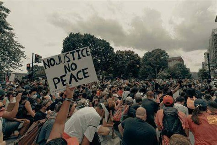 Examples of civil disobedience today