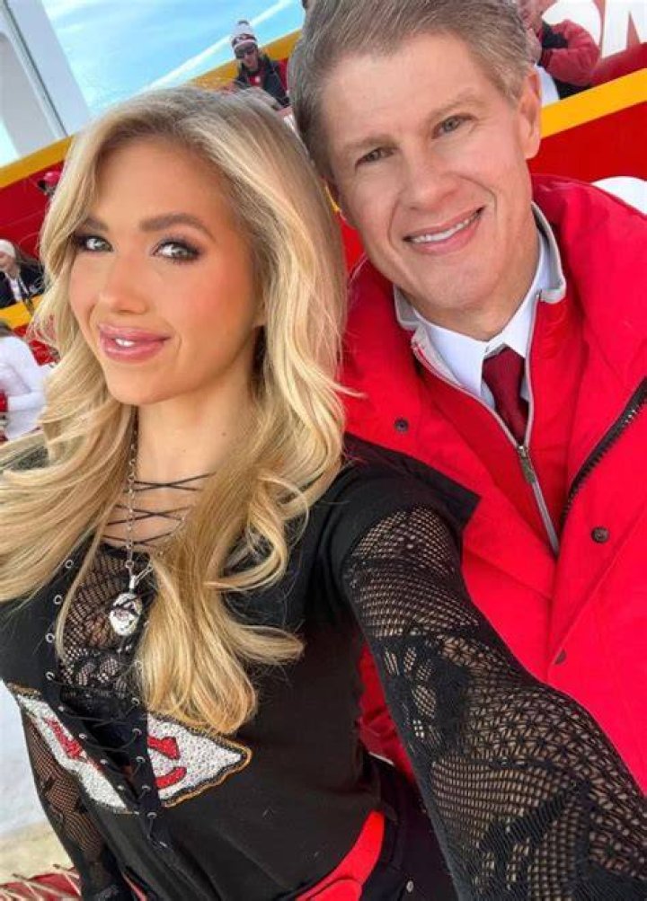 Gracie Hunt Husband, Boyfriend, Net Worth, Age, Birthday, Wiki