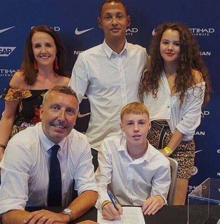 Harris English Wife, Age, Net Worth, Parents, Height, Family, Career Earnings, Married, Wiki, Instagram