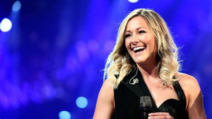Helene Fischer Bio, Wiki, Age, Husband, Net Worth, Height, Songs, Albums and Height