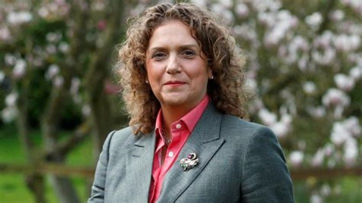 How Old Is Hannah Ingram Moore Age? Company House, Husband Wiki, Biography