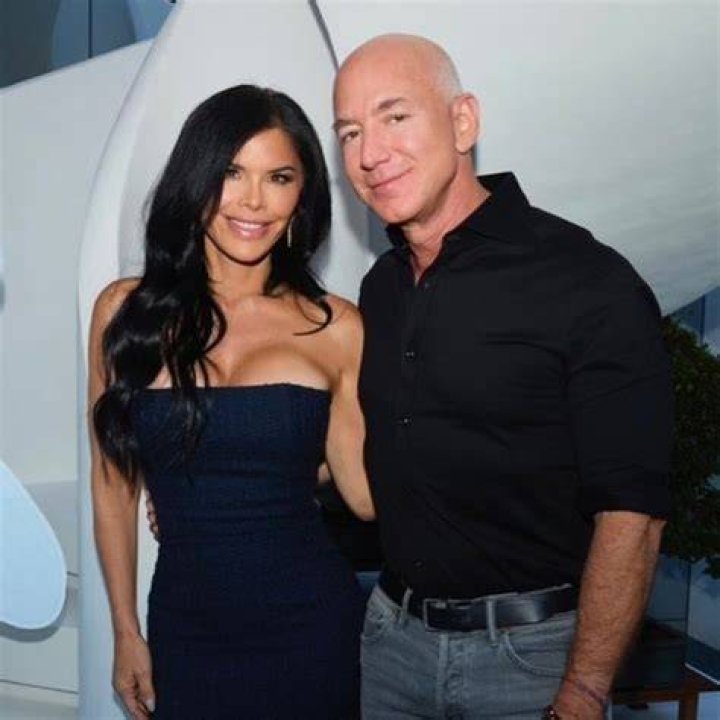 Jeff Bezos’ Girlfriend: Lauren Sánchez Instagram, Net Worth, Age, Height, Parents Ethnicity, Children, Brother
