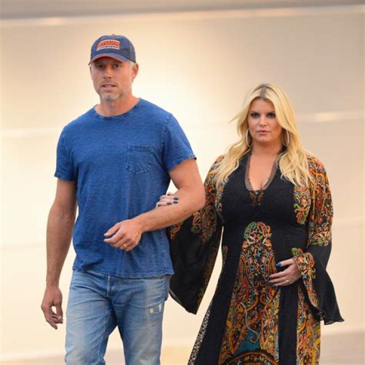 Jessica Simpson Ex-Husband: Nick Lachey Wife, Net Worth, Height, Kids, Age, Brother