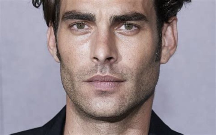 Jon Kortajarena Bio, Wiki, Age, Height, Wife, Children, Mother, Movies, Hombre, and Net Worth