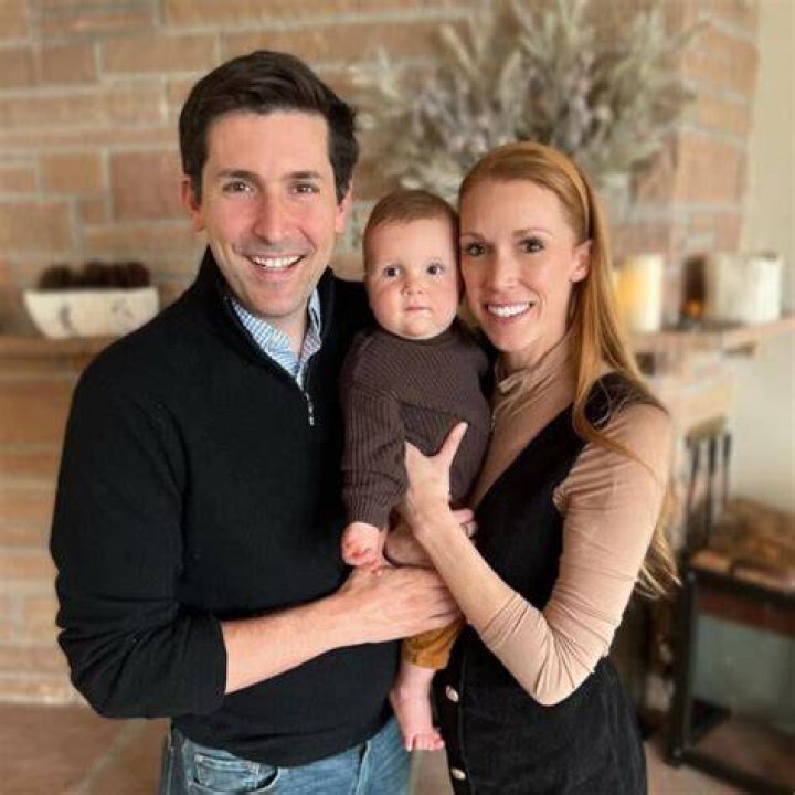 Jonathan Ledbetter Salary, Net Worth, Parents, Girlfriend, Age, Height