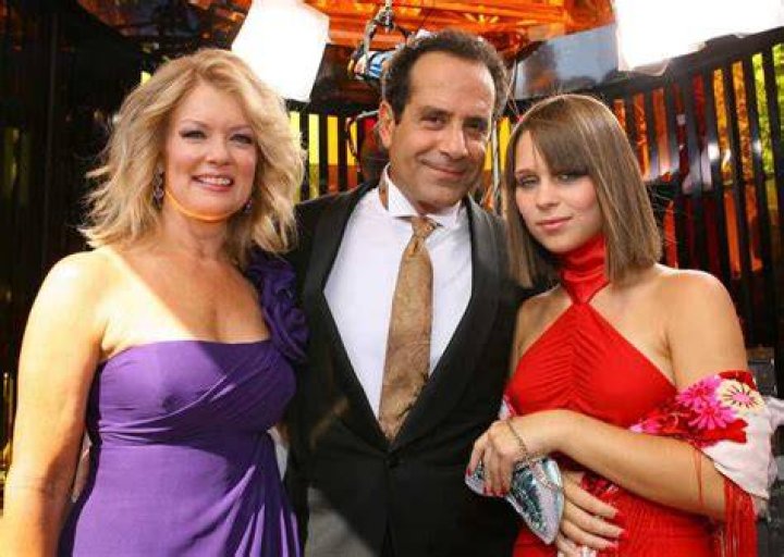 Josie Lynn Shalhoub, Sophie Shalhoub: Age, Height Boyfriend Facts on Tony Shalhoub’s Daughter