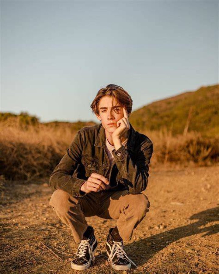 Kevin Perry (TikTok Star) Bio, Wiki, Age, Height, Weight, Girlfriend, Dating, Net Worth, Family, Career, Facts