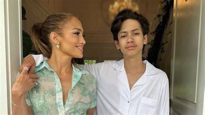 Leslie Lopez – Biography, Age, Husband, Son, Is She Related To Jennifer Lopez?