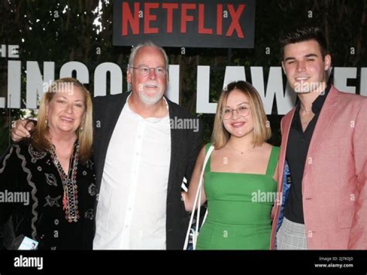 Linda McCaleb: Who is Michael Connelly’s wife?