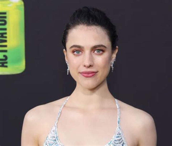 Margaret Qualley- Biography, Age, Net Worth, Boyfriend, Height, Weight