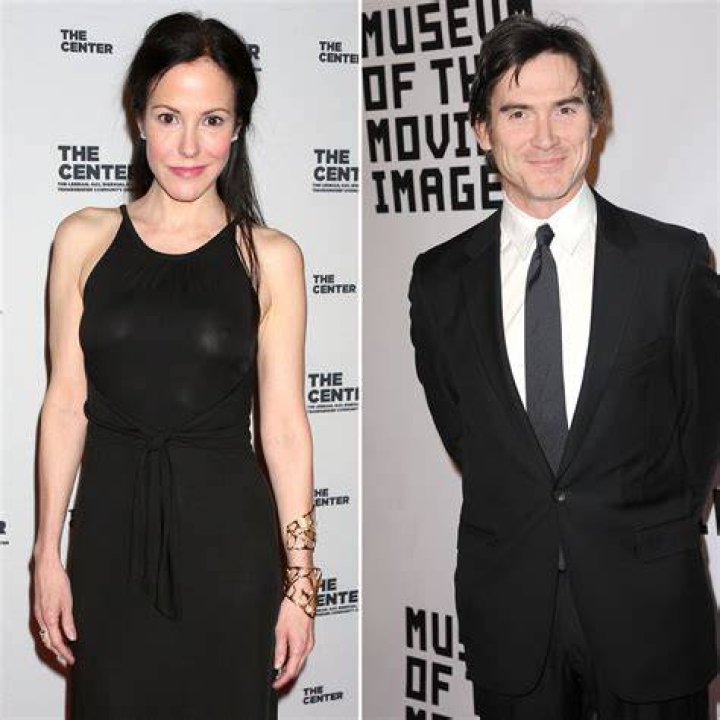 Mary-Louise Parker Height, Age, Bio, Family, Dating, Net Worth