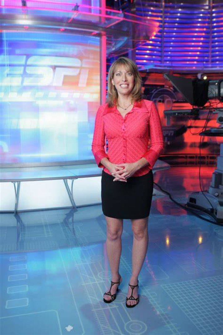 Pam Oliver Bio, Wiki, Age, Birthday, Height, FOX Sport, Salary, Net Worth, Parents, Husband, Married, Football, Concussion, Weave, Bad Hair Day, Measurements and Annual Salary