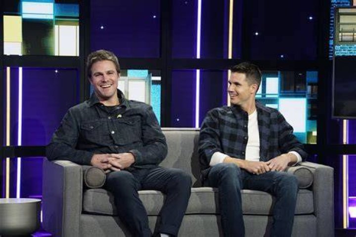 Robbie Amell Bio, Wiki, Age, Height, Wife, Brother, Cousin, Movies, and Net Worth.