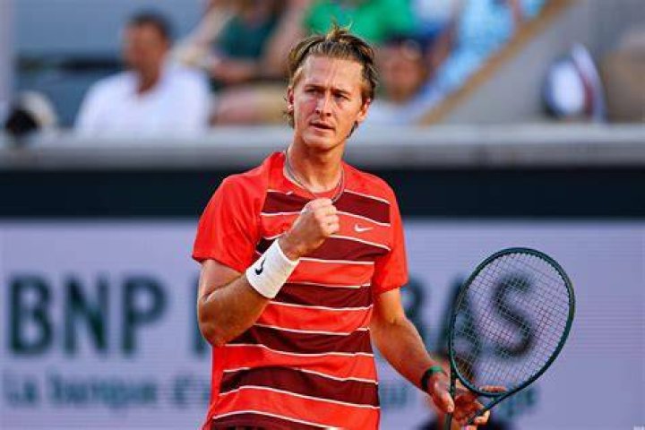Sebastian Korda (Tennis Player) Wiki, Bio, Age, Height, Weight, Dating, Net Worth, Family, Career, Facts