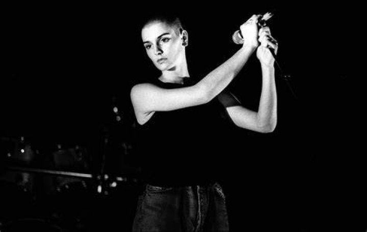 Sinead O’Connor’s
Scorn Not His Simplicity Lyrics