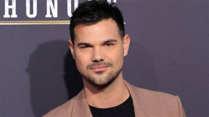 Taylor Lautner Net Worth, Income, Salary, Earnings, Biography