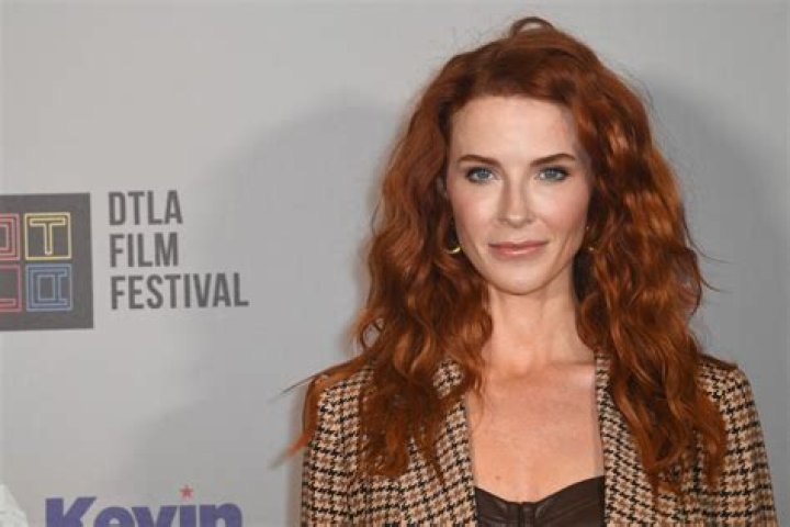 What Is The Age Of Natasha Ward? Meet The Actress On Instagram