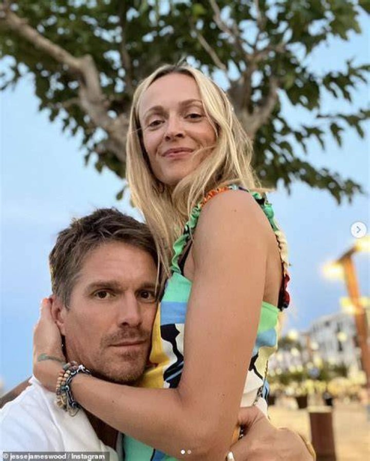 Who Are Fearne Cotton Parents? Her Husband Net Worth Revealed.
